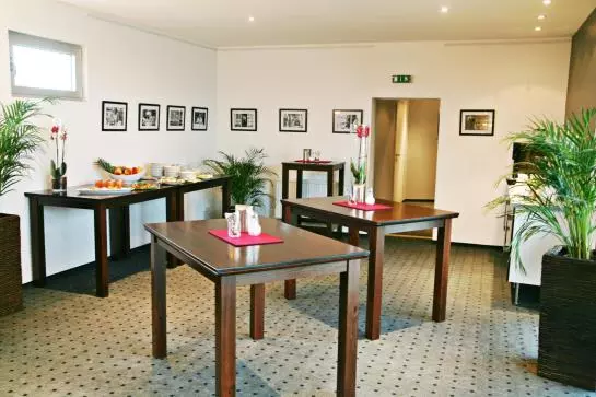 酒店 Freizeitund Tagungs Messehof  Nahe Hannover