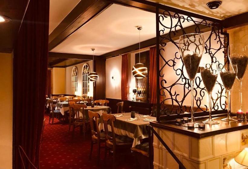 펜션 Der Hirsch & Frederix  Altstadt & Restaurant