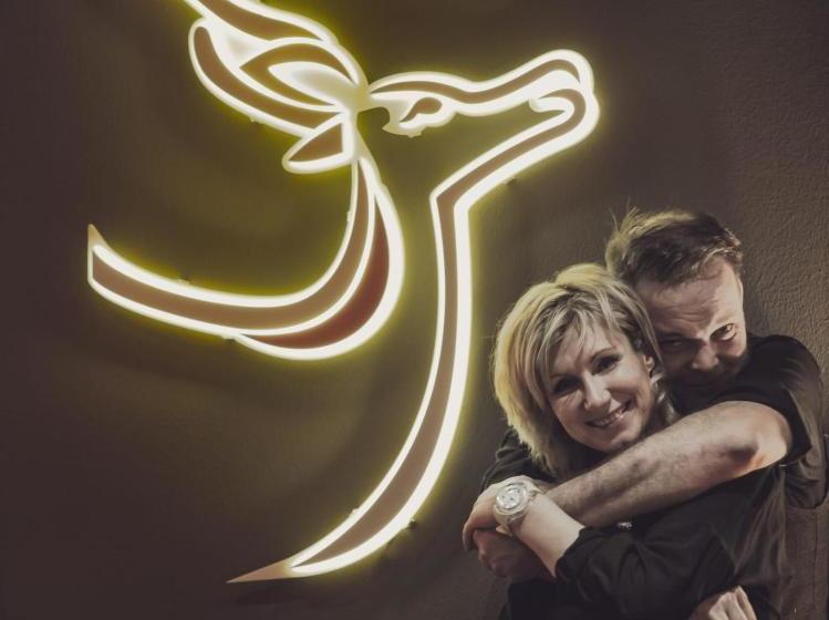 펜션 Der Hirsch & Frederix  Altstadt & Restaurant