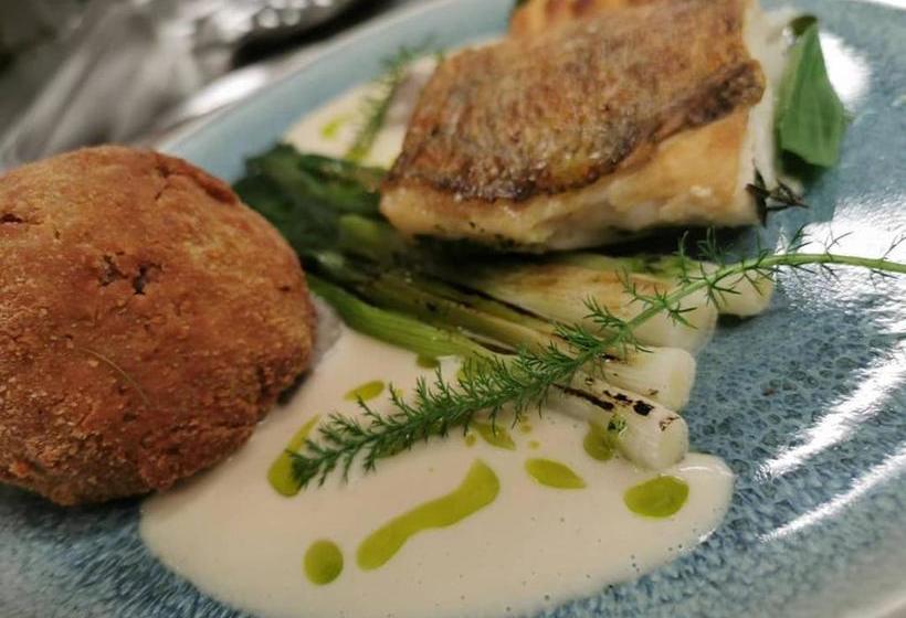 펜션 Der Hirsch & Frederix  Altstadt & Restaurant