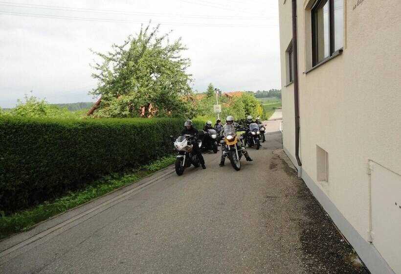 بنسيون Landgasthof Traube