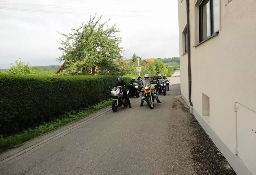 ペンション Landgasthof Traube