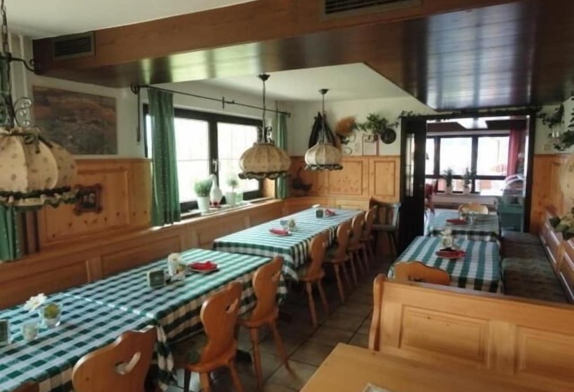 بنسيون Landgasthof Traube