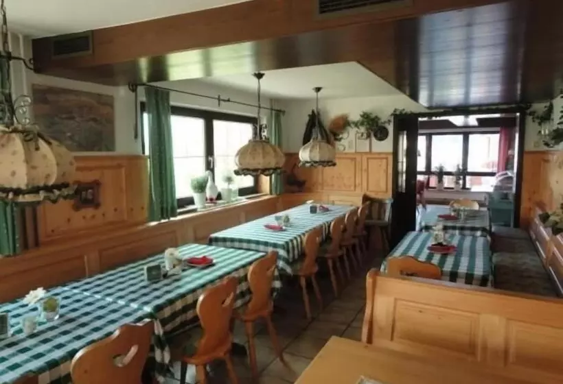 ペンション Landgasthof Traube