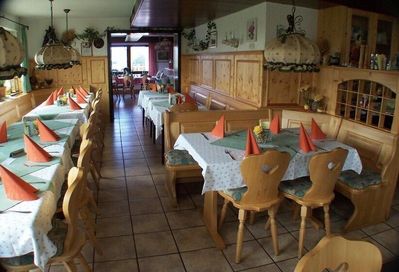 بنسيون Landgasthof Traube