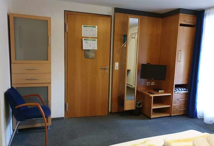 بنسيون Luchs Hostel Im Hirschen