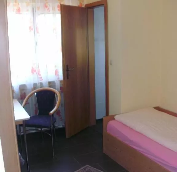 בית מלון כפרי Am Hindenburgplatz