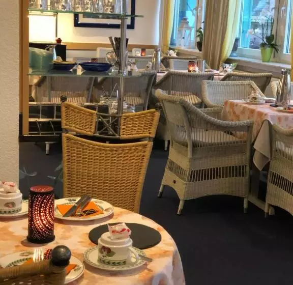 هتل Peterchens Mondfahrt