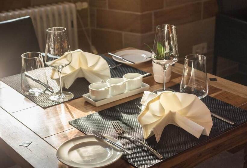 Schlosshotel Bergzaberner Hof