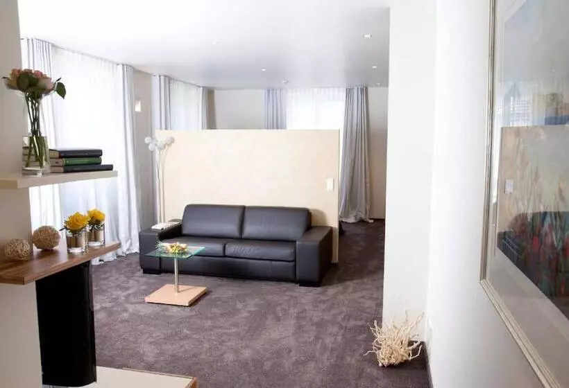 Schlosshotel Bergzaberner Hof