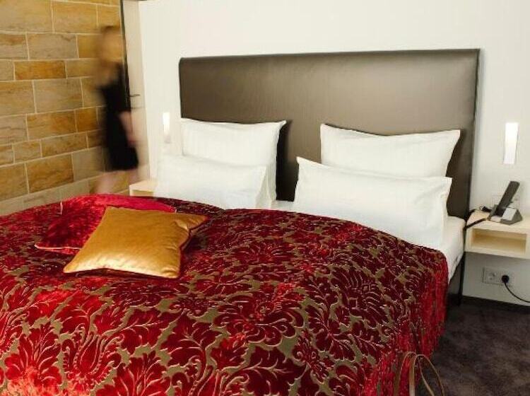 Schlosshotel Bergzaberner Hof