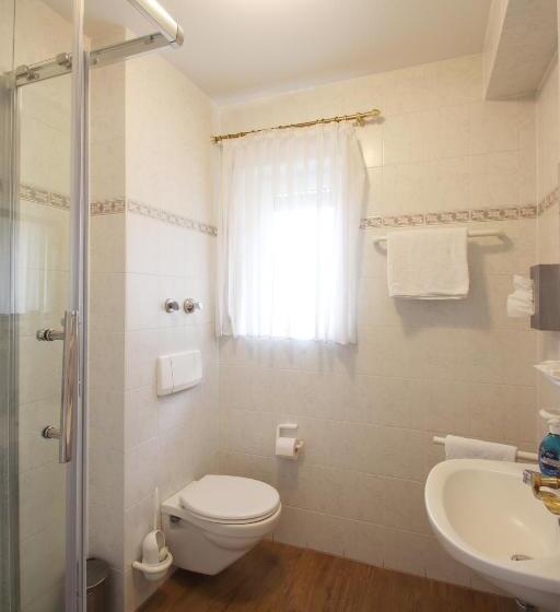 بنسيون Dörfler Garni