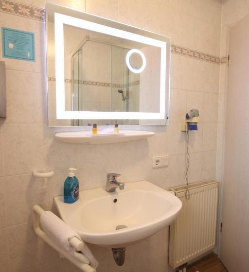 بنسيون Dörfler Garni