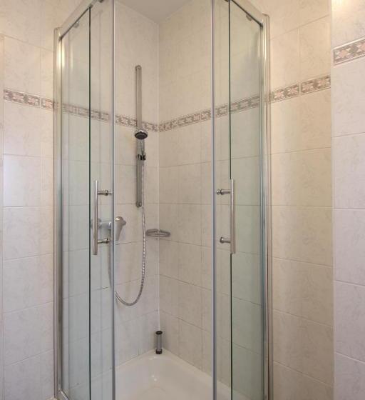 بنسيون Dörfler Garni