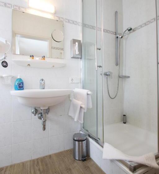 بنسيون Dörfler Garni