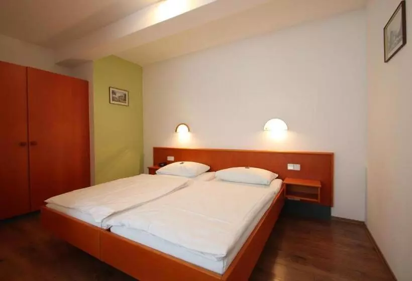 Pensão Dörfler Garni