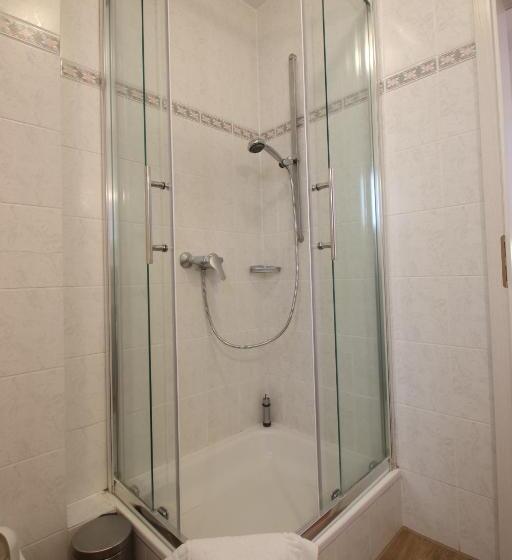 بنسيون Dörfler Garni