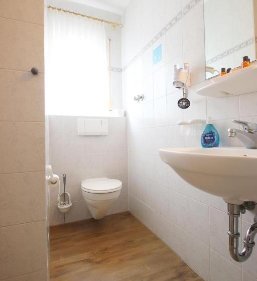 بنسيون Dörfler Garni