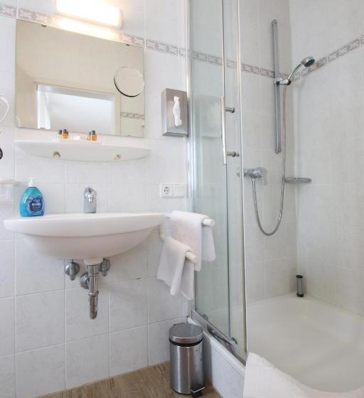 بنسيون Dörfler Garni