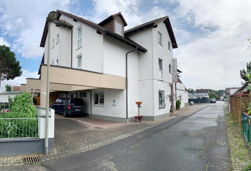 بنسيون Dörfler Garni