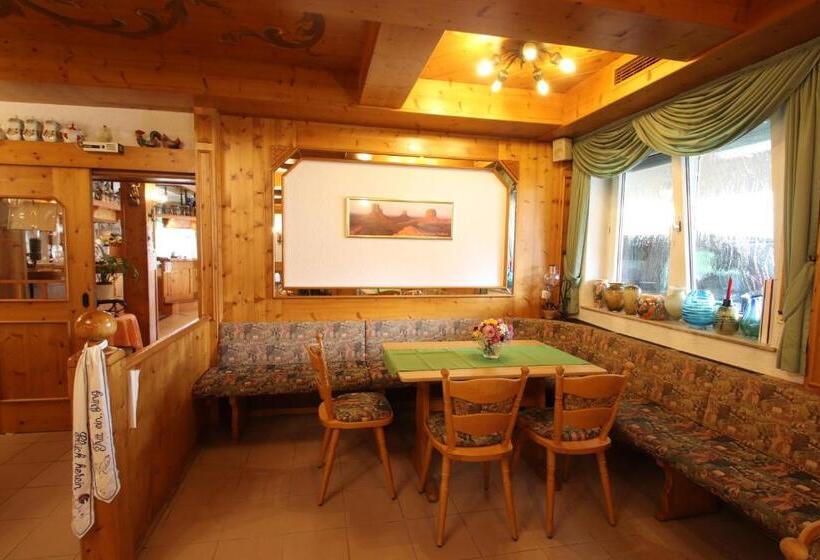 بنسيون Dörfler Garni