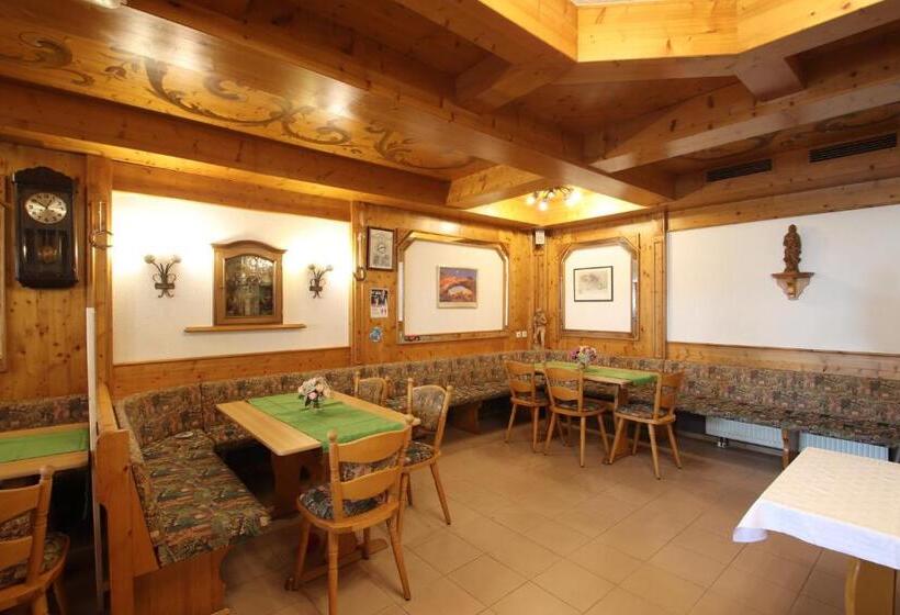 بنسيون Dörfler Garni