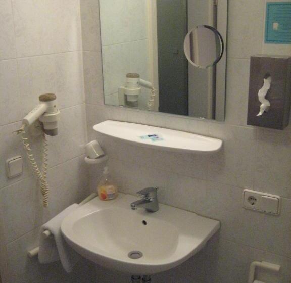 بنسيون Dörfler Garni