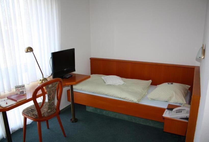 بنسيون Dörfler Garni