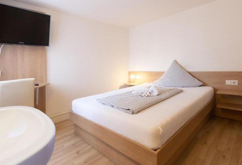 Pansiyon Gasthaus Traube, Ludwigshafen, Bodensee, Seenah Gelegen