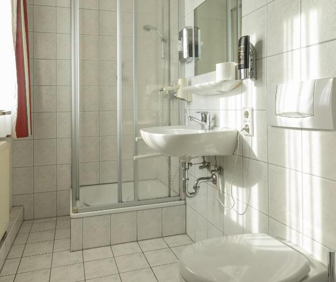 Pansiyon Gasthaus Traube, Ludwigshafen, Bodensee, Seenah Gelegen