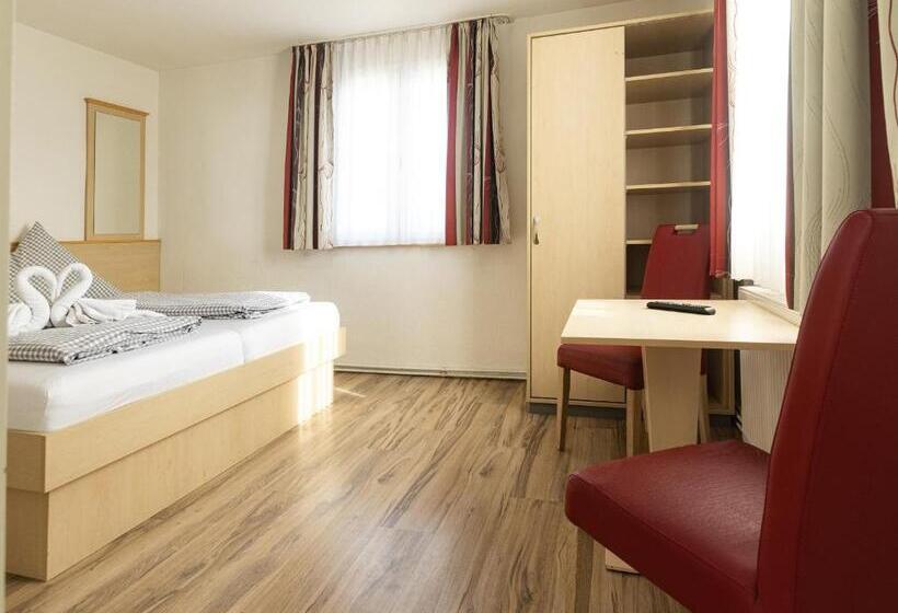 Pansiyon Gasthaus Traube, Ludwigshafen, Bodensee, Seenah Gelegen