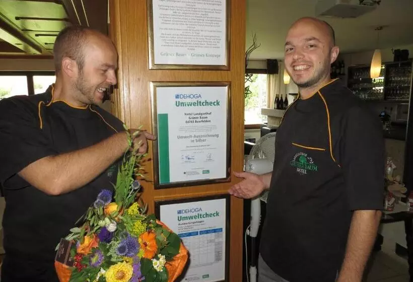 ペンション Grüner Baum Mit Restaurant & Wellness