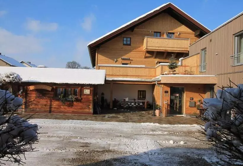 ペンション Restaurant Gasthaus Bonimeier