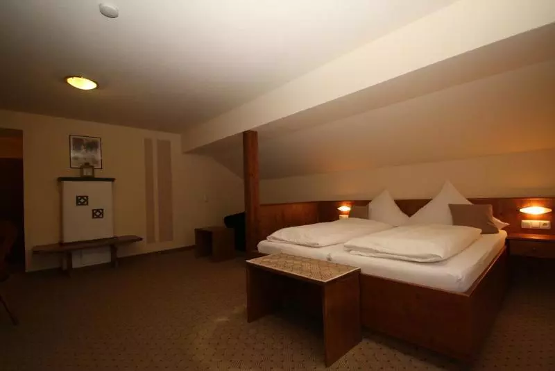 ペンション Restaurant Gasthaus Bonimeier