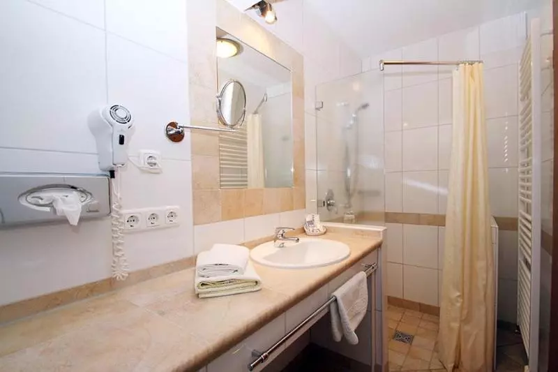 ペンション Restaurant Gasthaus Bonimeier