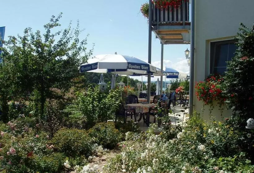 Hotel Ferienwohnung Zur Hopfenkönigin