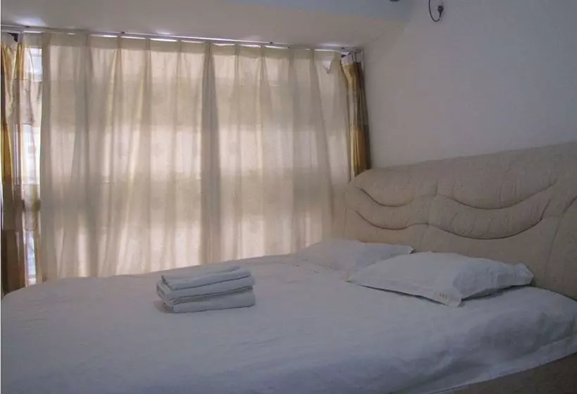 She & He Apartment(luohu Zunyu)