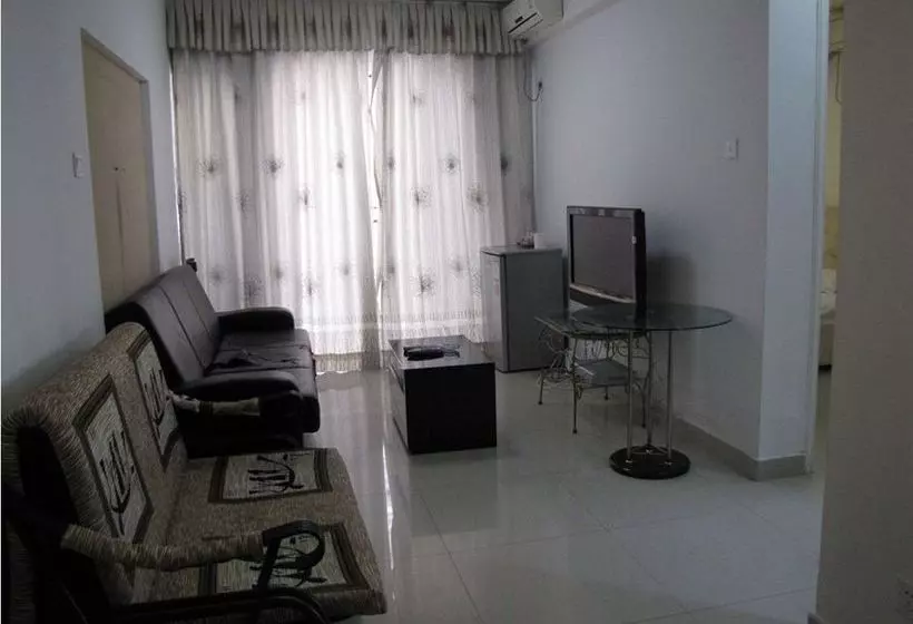 She & He Apartment(luohu Zunyu)