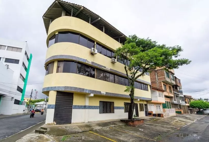 ホテル Ayenda Bugatier