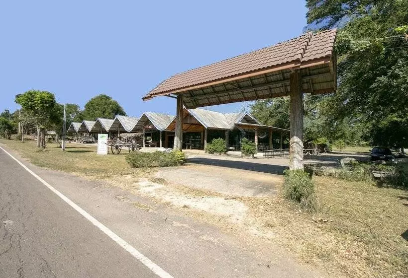 هتل Baan Rak Mai By Oyo  Rooms