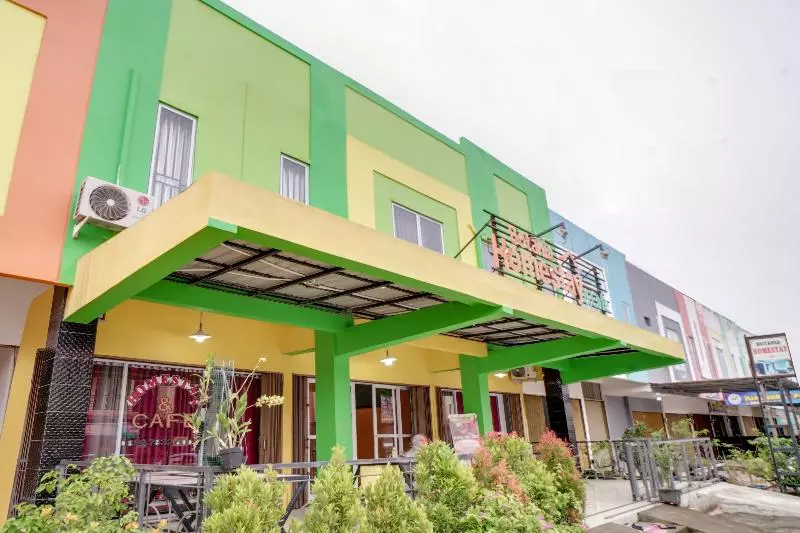 Hotelli Botania Homestay & Cafe By Oyo Rooms
