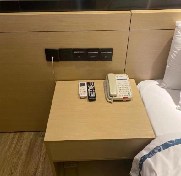 호텔 City Comfort Inn Nanchang Xinjian Qianhu University Town Wuyue Plaza
