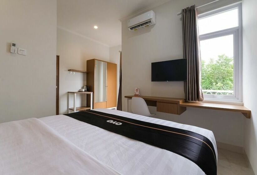 Отель Damar Kusumo Guest House By Oyo Rooms