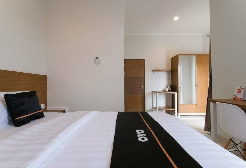 Отель Damar Kusumo Guest House By Oyo Rooms