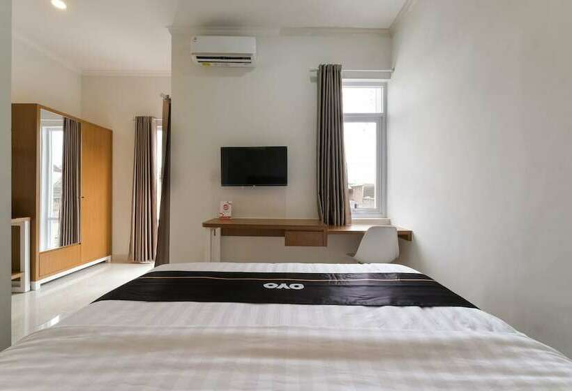 Отель Damar Kusumo Guest House By Oyo Rooms