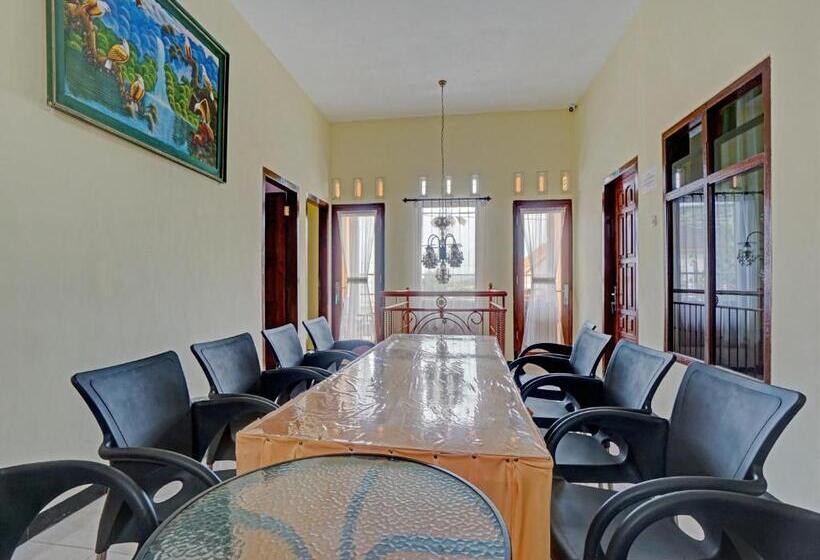 호텔 Harwin Homestay By Oyo Room