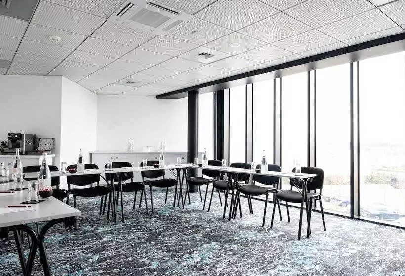 Hotelli Hôtel Dali Val D'europe