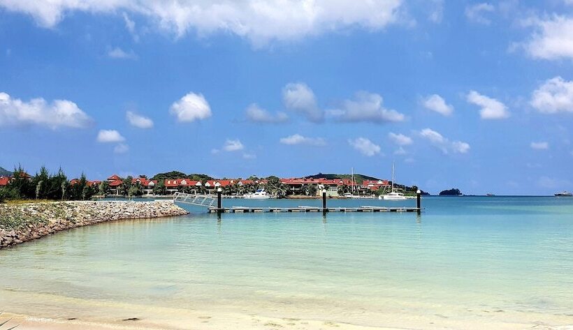 هتل Ja Enchanted Waterfront Seychelles