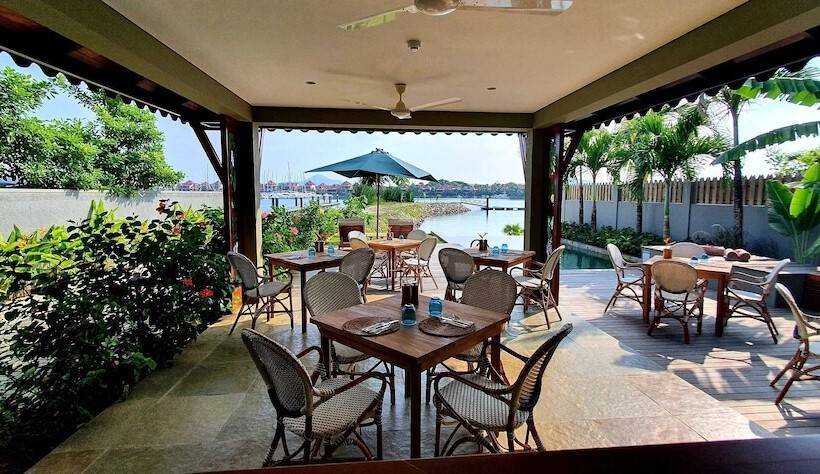 هتل Ja Enchanted Waterfront Seychelles