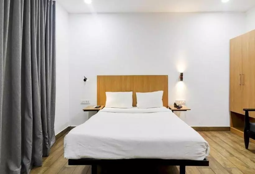 ホテル Townhouse Madhapur Near Shilparamam
